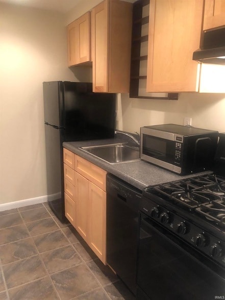 Building Photo - 423 S Fess Ave