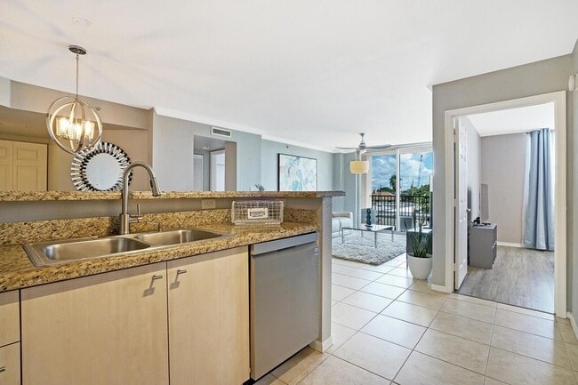 Building Photo - 1801 N Flagler Dr