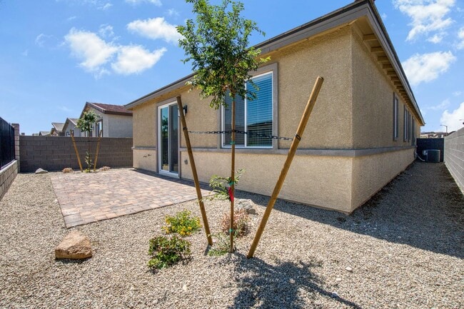 Building Photo - MULTI-GENERATIONAL New Build Home with En Suite In Skye Canyon!