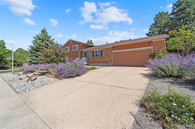 Building Photo - 5585 Escondido Dr