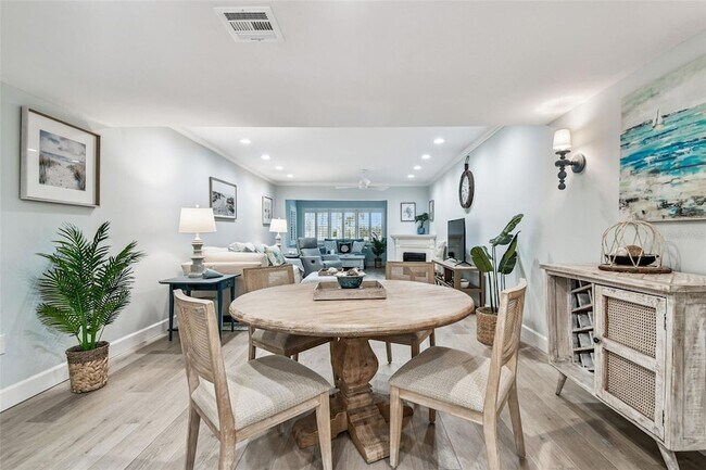 Building Photo - 8 Glencoe Pl