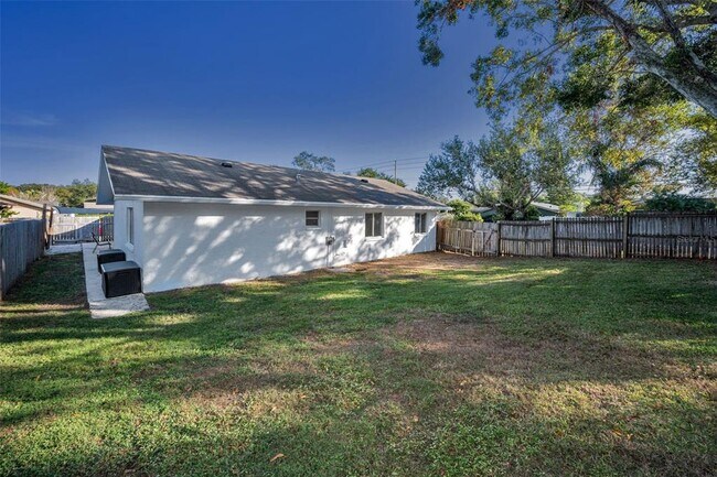 Building Photo - 1502 Cottonwood Terrace