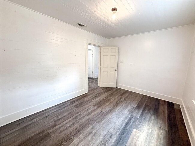 Building Photo - 63 Macks St