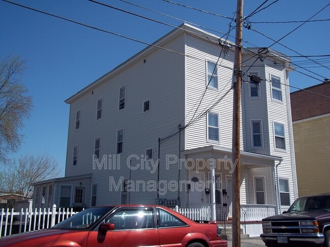 Building Photo - 280 Silver St