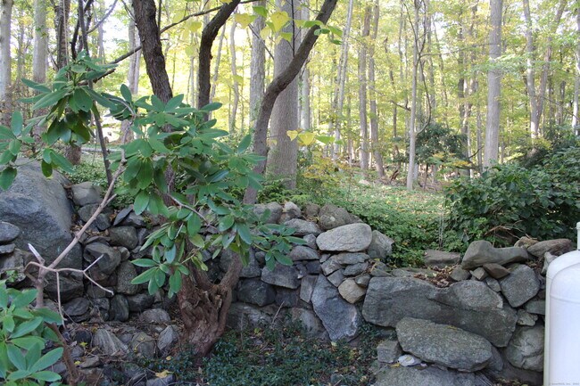 Building Photo - 1035 Southford Rd