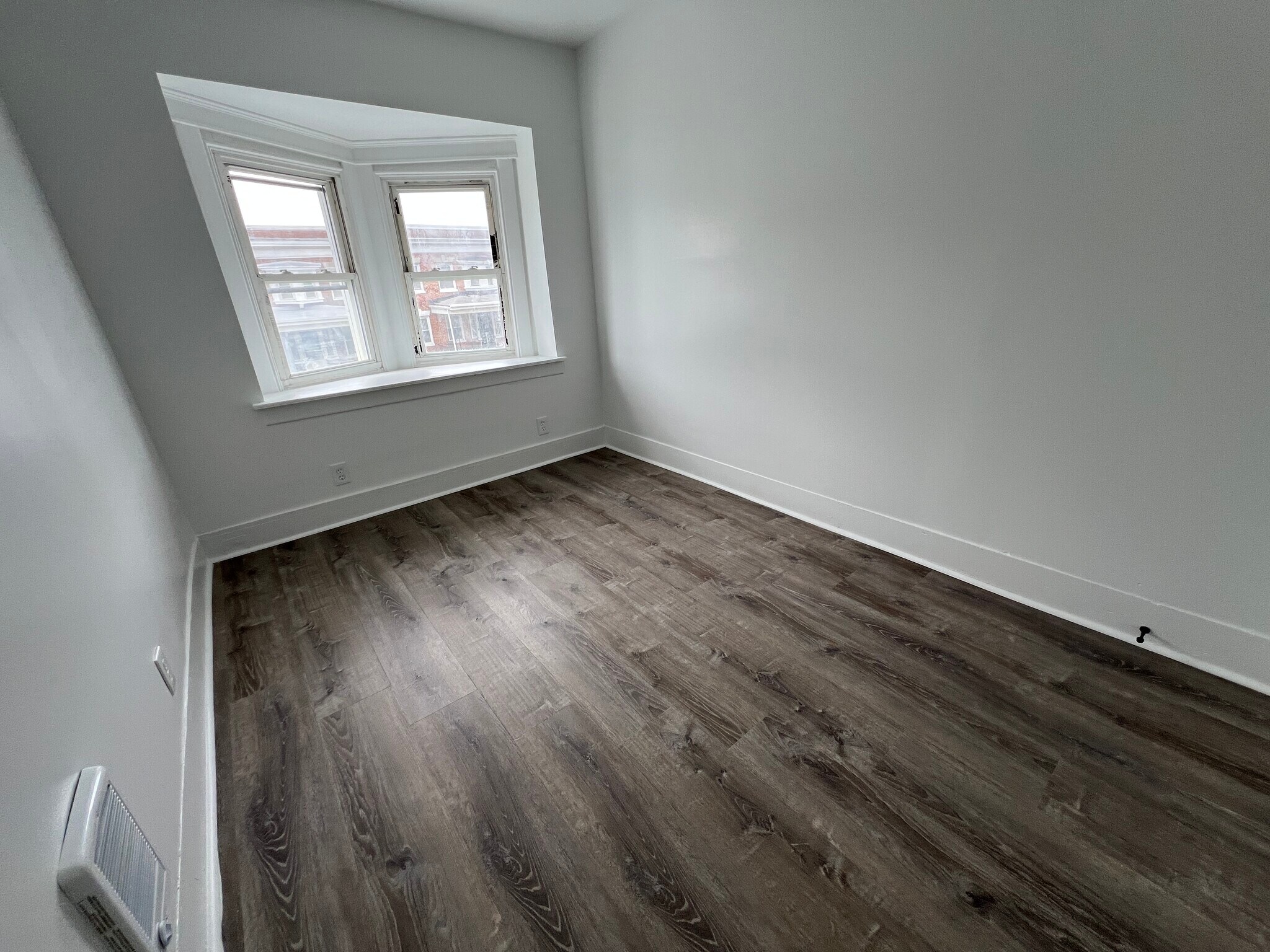 Building Photo - 919 Elsinore Pl