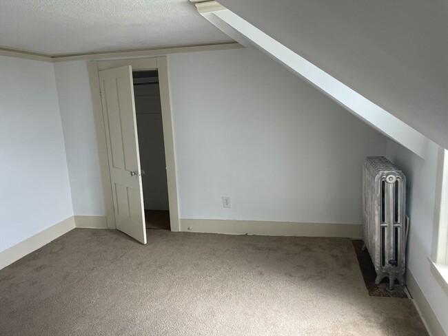 Building Photo - 69 Rockland St