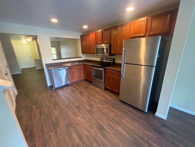 Building Photo - Stylish 2-Bed Modern Home at an Unbeatable...