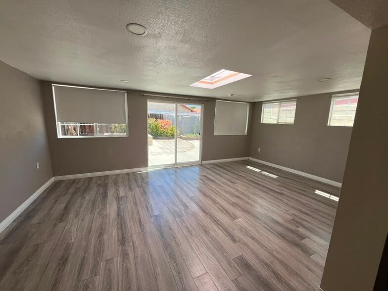 Building Photo - 43770 Santa Rosa Cir