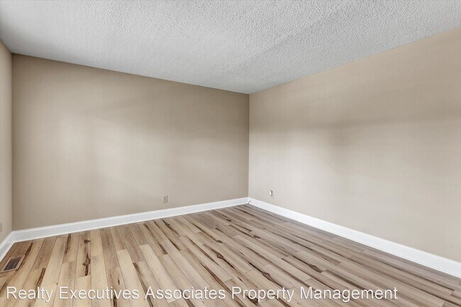 Building Photo - 3 br, 2 bath House - 919 Coker Road