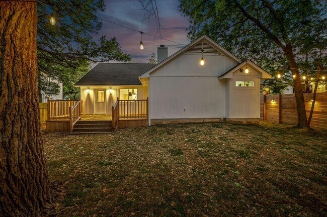 Building Photo - 12801 Magnolia Mound Trail