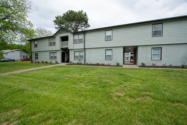 Building Photo - 2600 Dalecrest Dr