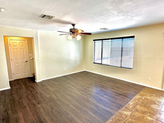 Building Photo - 5 Bedroom Martin Valley