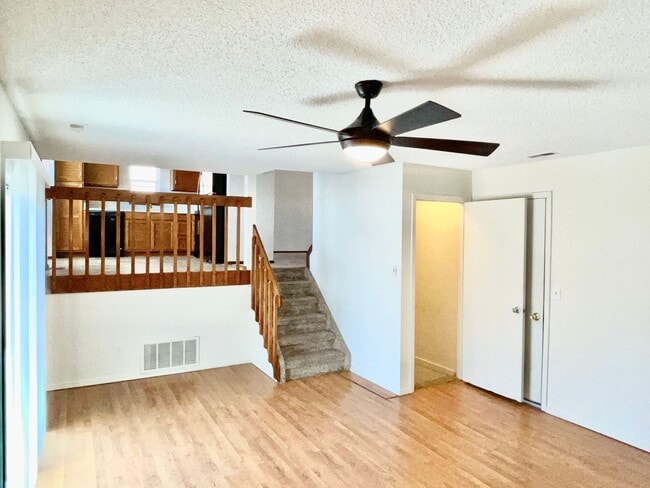 Building Photo - Fantastic Multi-Level Single Family Home i...