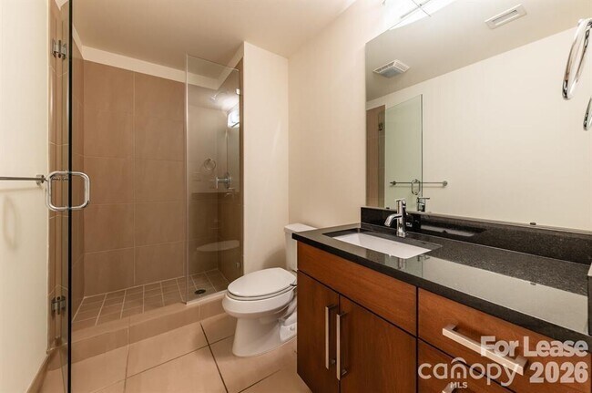 Building Photo - 215 N Pine St