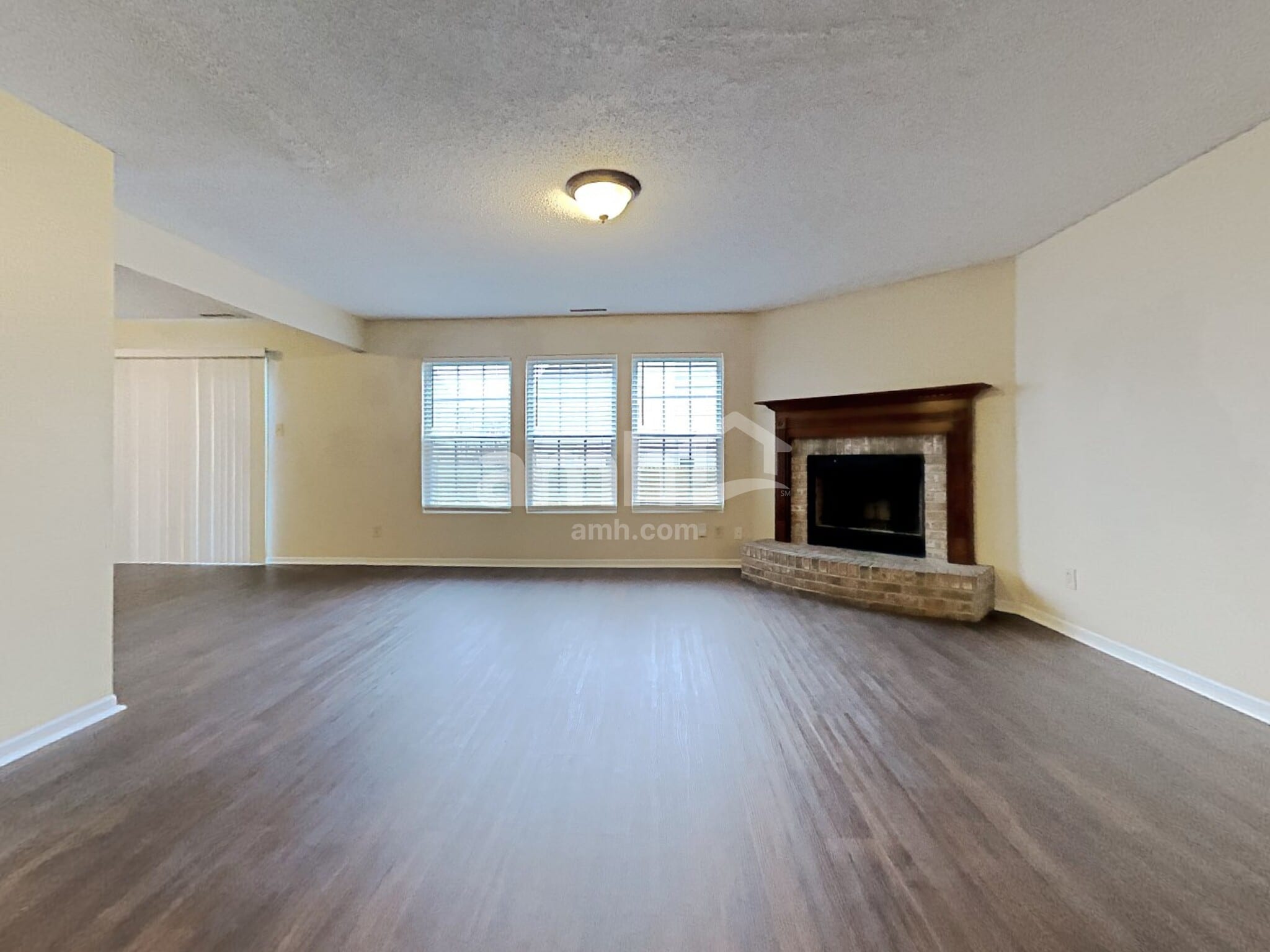 Building Photo - 1545 Fortner Dr