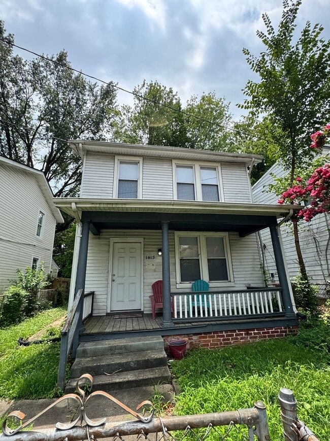 Building Photo - 3.5 bed house in Fulton Hill! Enjoy the beautiful neighborhood, central hvac, laundry, yard!