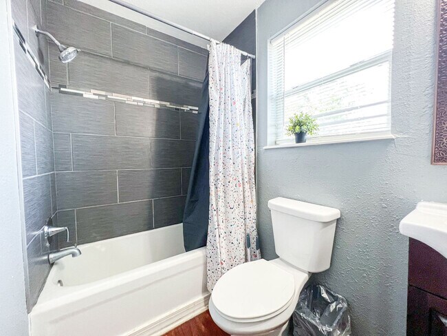 Building Photo - 1804 Morgan Ave