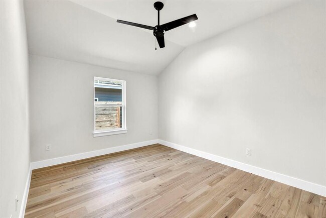 Building Photo - 8209 Polar Dr
