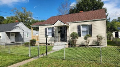 Building Photo - 125 Seaboard St