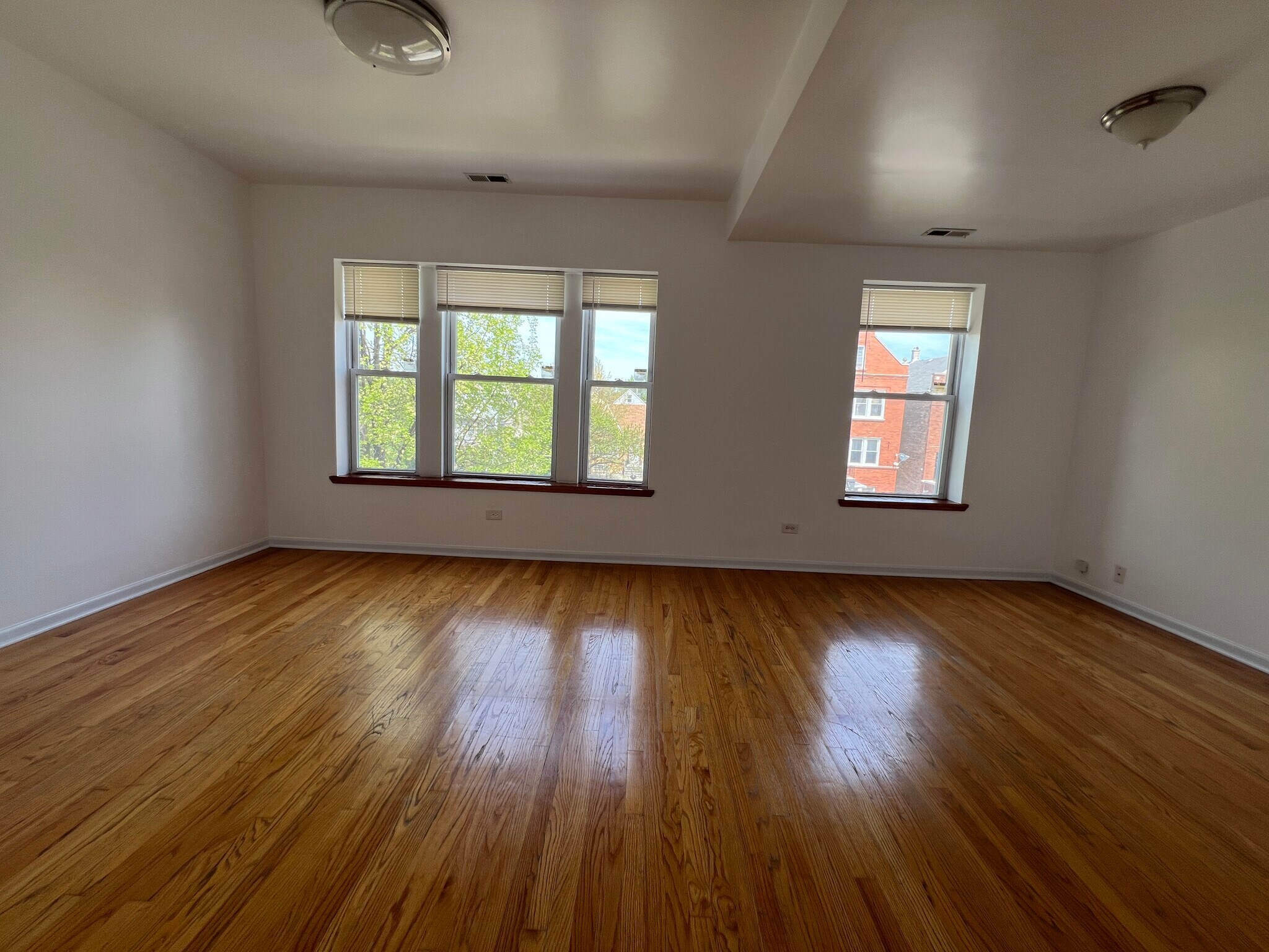 Building Photo - 3135 W 40th Pl