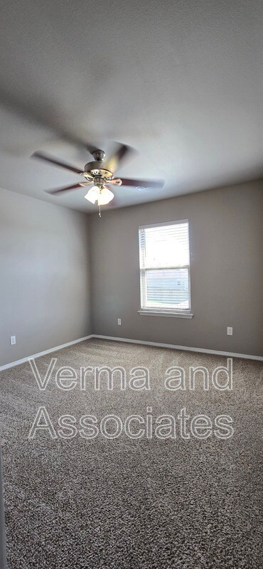 Building Photo - 5007 SW Fieldstone Blvd