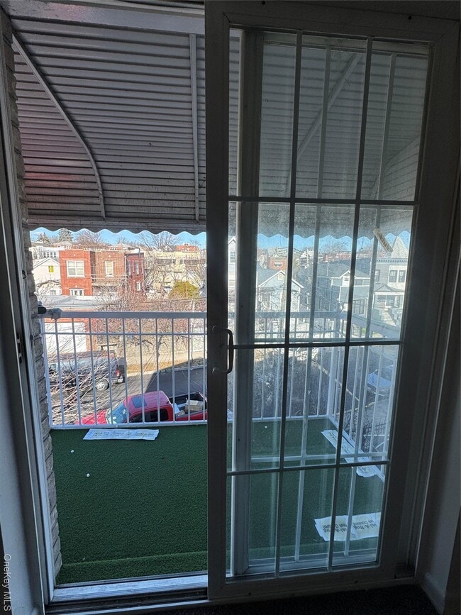 Building Photo - 948A Tilden St