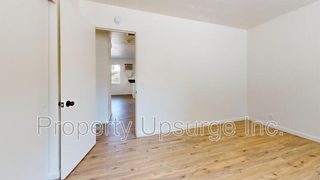 Building Photo - 1625 Robinson St