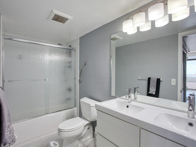 Building Photo - 3456 S Ocean Blvd