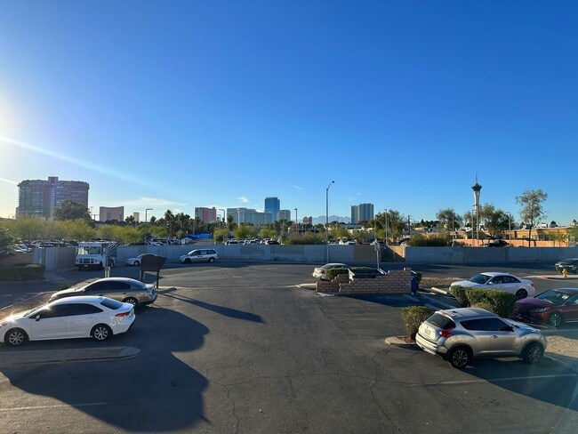 Building Photo - FULLY FURNISHED 2 BEDROOM CONDO WITH STRIP VIEWS