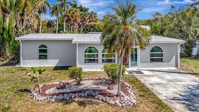 Building Photo - 4408 E Riverside Dr