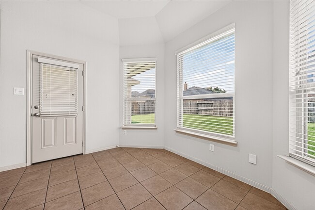 Building Photo - 9214 Cavalier Ln
