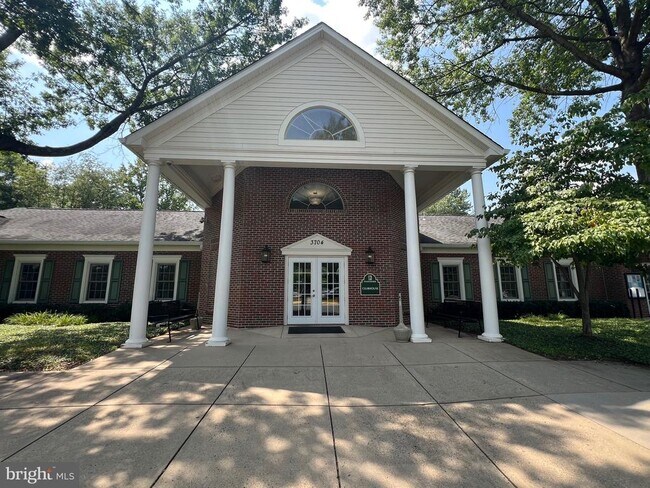 Building Photo - 12100 Greenway Ct