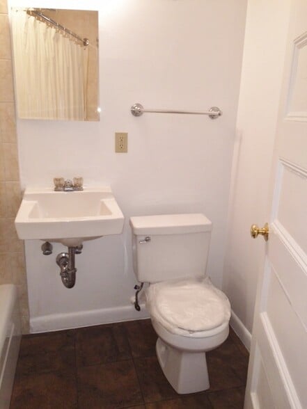 Building Photo - 1077 Beacon St