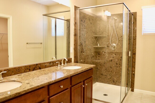 Building Photo - Beautiful home in Brentwood with SOLAR!