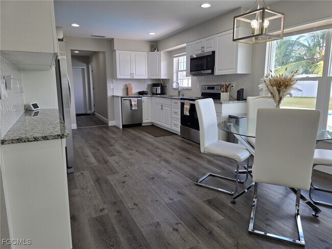 Building Photo - 112 Rowland Rd