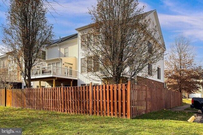 Building Photo - 6913 Stanwick Square