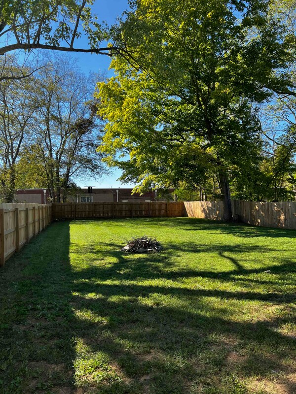 Building Photo - 414 Oak St