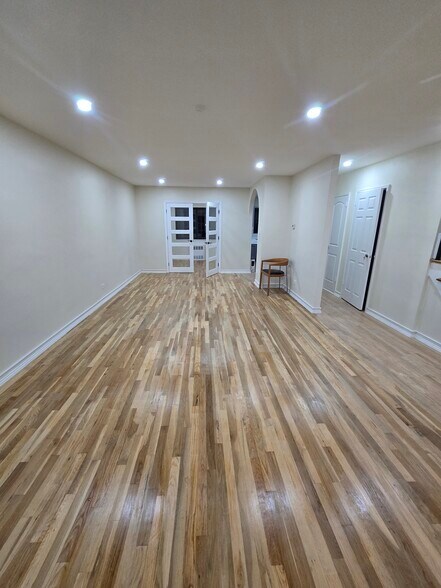 Building Photo - 5028 65th Pl