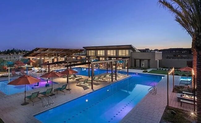 Building Photo - 1714 W Jeanine Dr