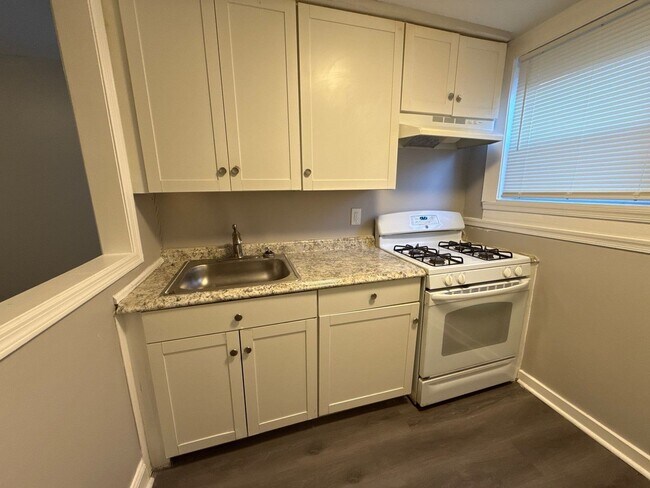 Building Photo - Two Bedroom House In Baltimore City