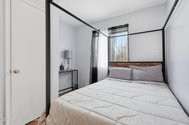 Building Photo - 1379 Winding Way