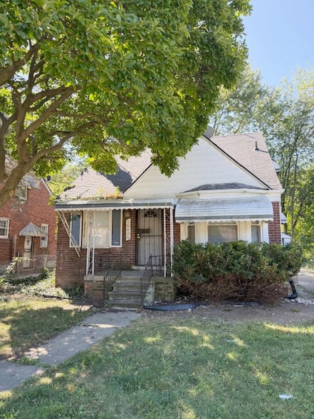 Primary Photo - 16426 Manning St
