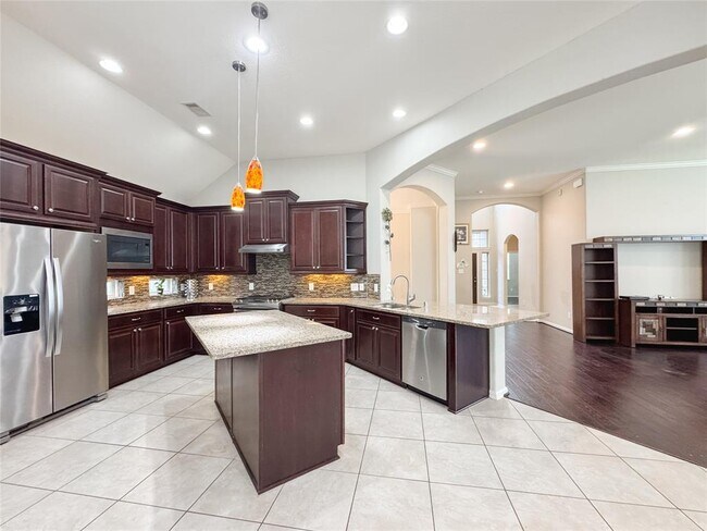 Building Photo - 4714 Western Brook Dr