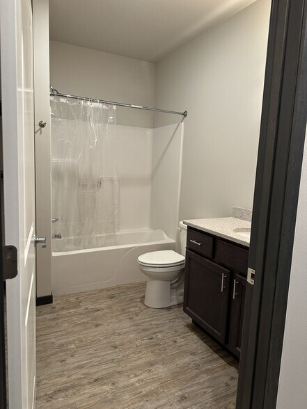 Building Photo - 950 Commercial St