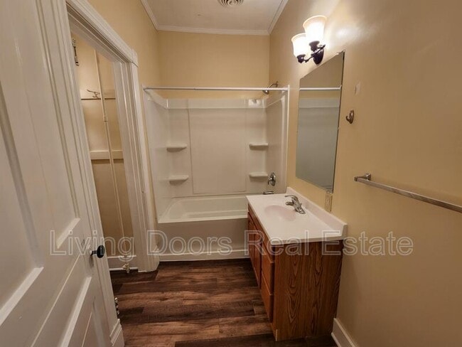 Building Photo - 15 Jackson Ave