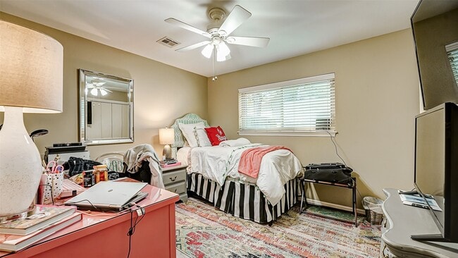 Building Photo - 12703 Rocky Meadow Dr