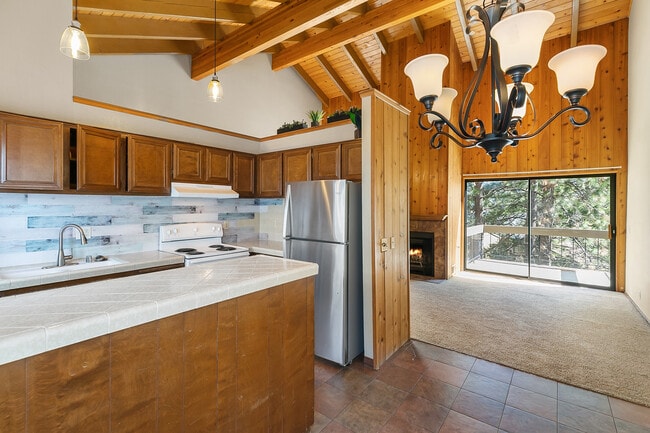 Building Photo - 27657 Peninsula Dr
