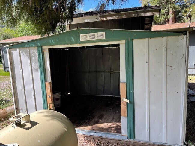 Building Photo - 5168 State Hwy 20