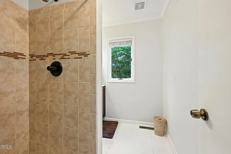 Building Photo - 4002 Westfield Dr